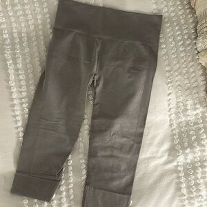 Gray Lulu lemon capri leggings
